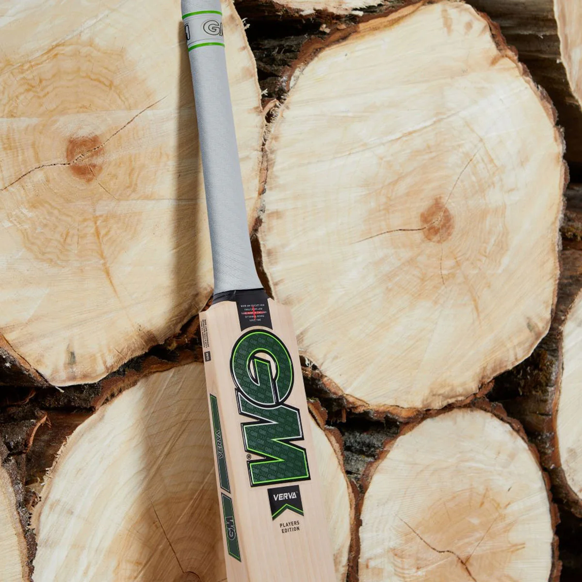 Gunn & Moore Saim Ayub Players Edition Cricket Bat - Image 3