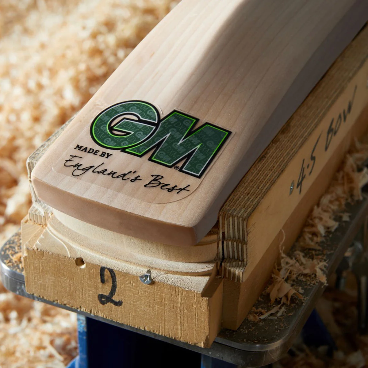 Gunn & Moore Saim Ayub Players Edition Cricket Bat - Image 5