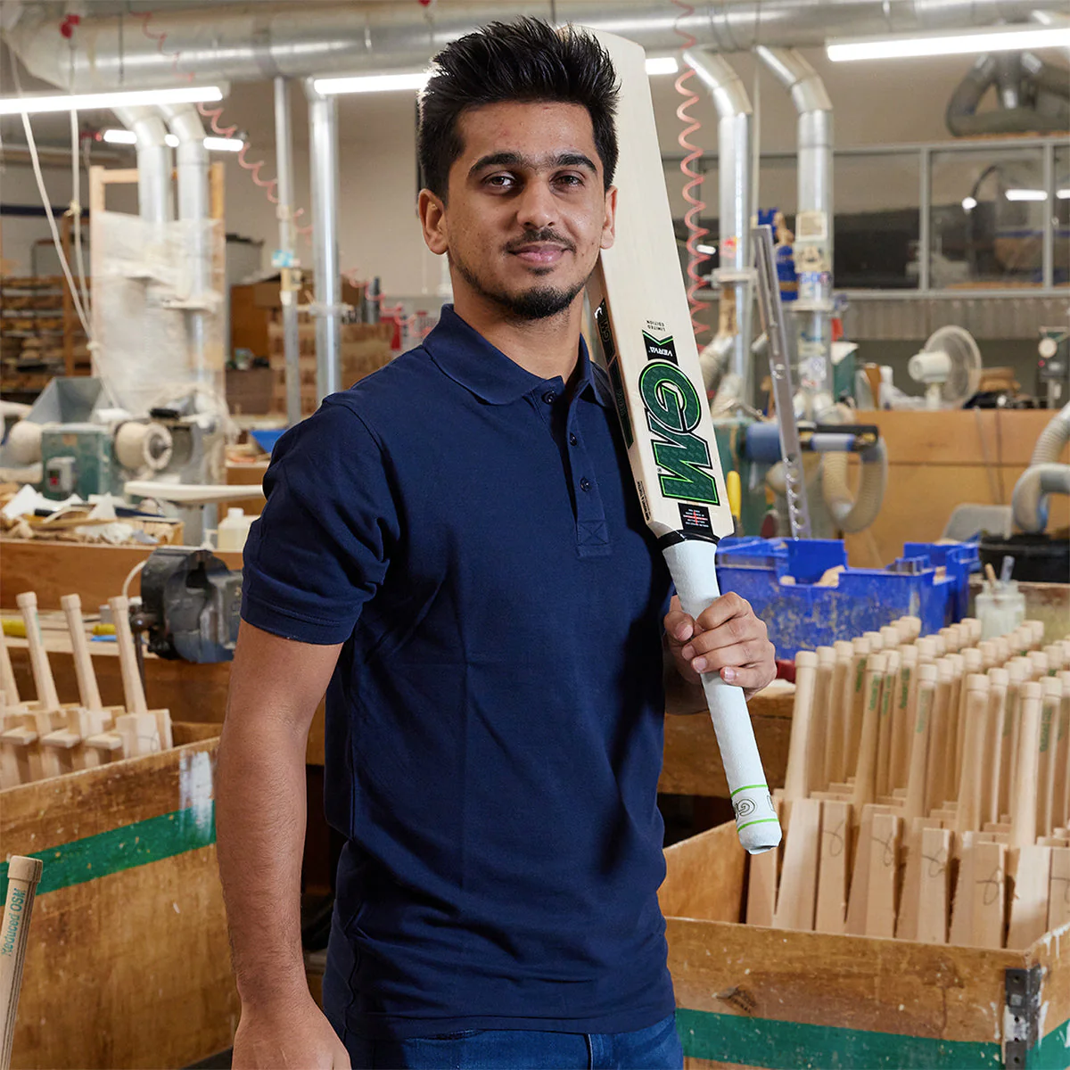 Gunn & Moore Saim Ayub Players Edition Cricket Bat - Image 8